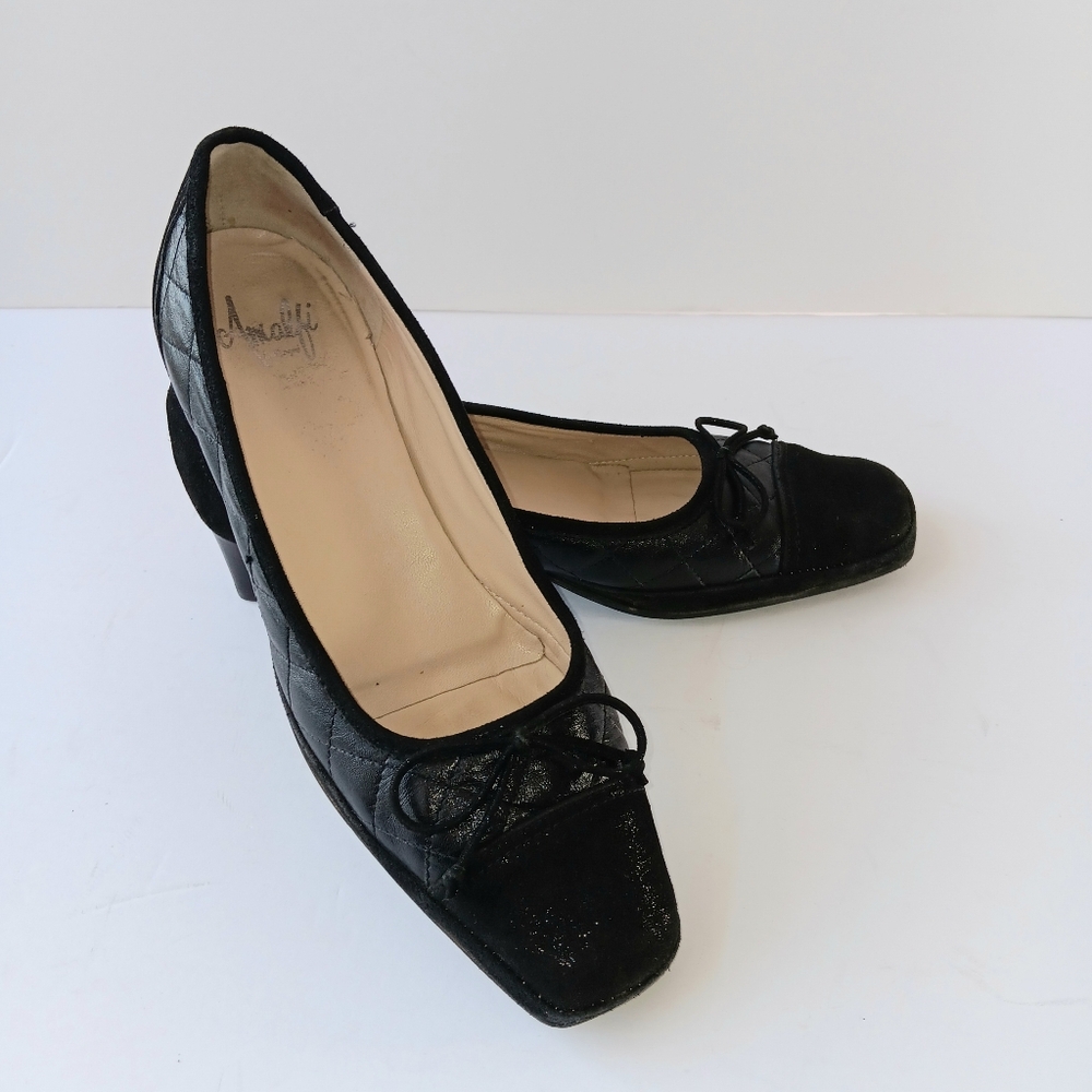 Amalfi Black Leather Quilted Heels with Suede Toe and Bow Accent Size 10 M